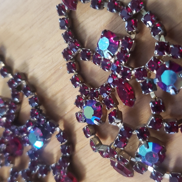 Beautiful womens earrings - Picture 3 of 3